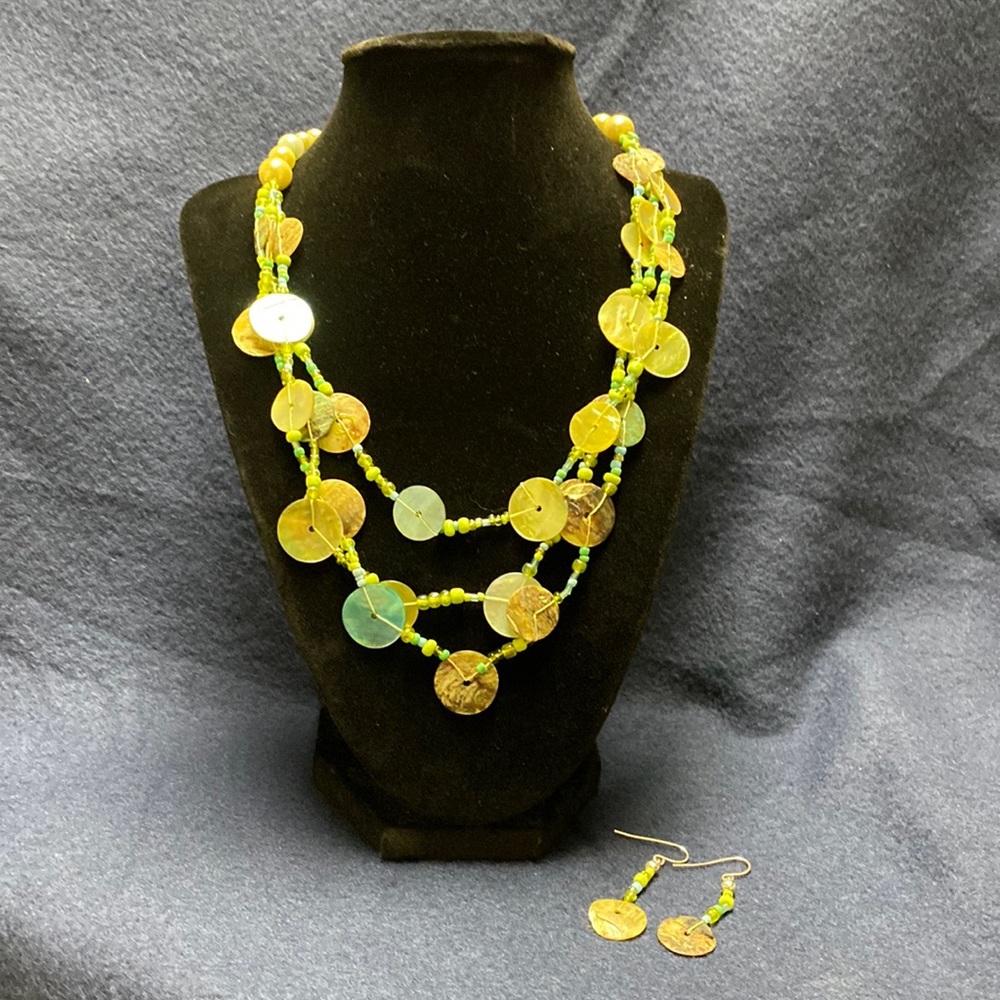 Necklace and earrings set